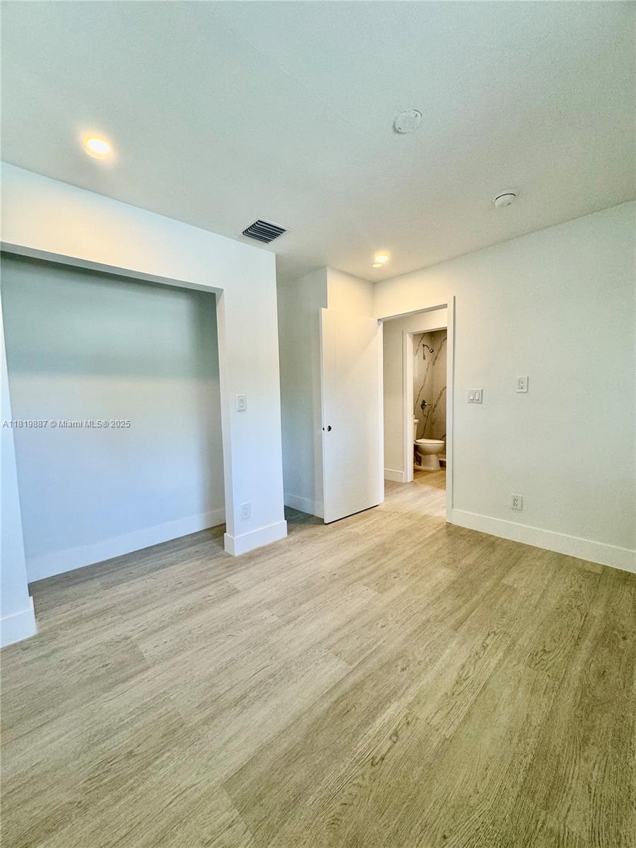 TOWN OF MODELO (DANIA) B- - Residential Lease