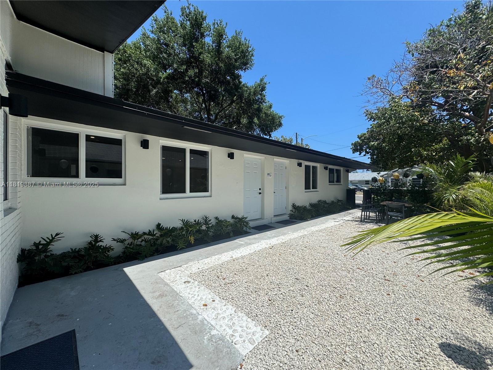 TOWN OF MODELO (DANIA) B- - Residential Lease