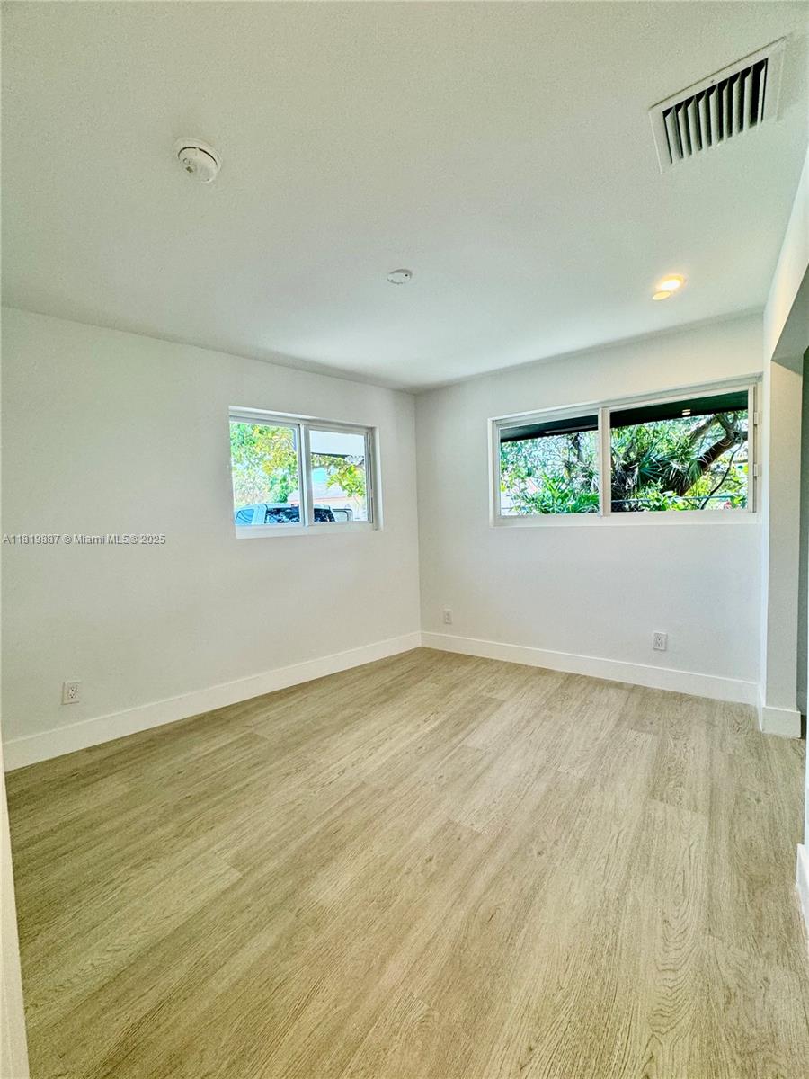 TOWN OF MODELO (DANIA) B- - Residential Lease