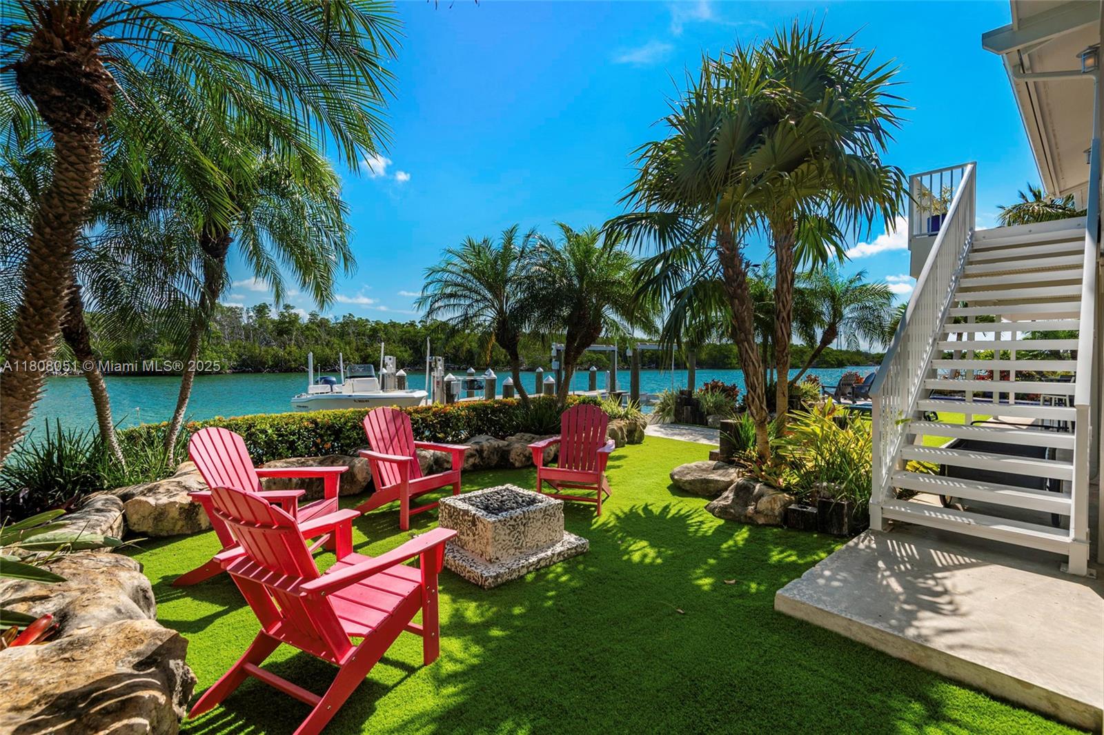 195 Kahiki Dr, Plantation Key, Miami-Dade County, Florida - 3 Bedrooms  
2 Bathrooms - 