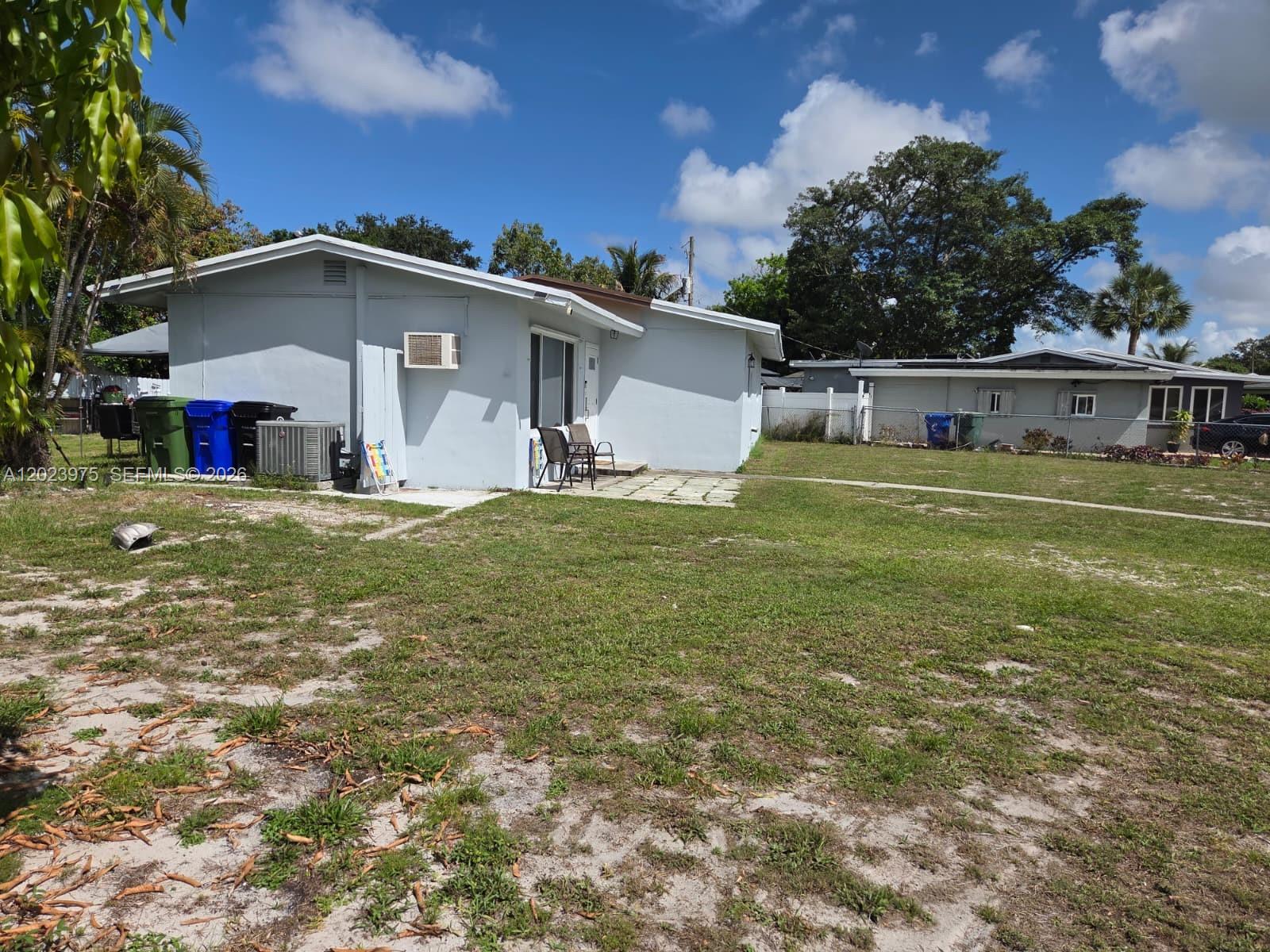 LAUDERDALE VILLAS - Residential