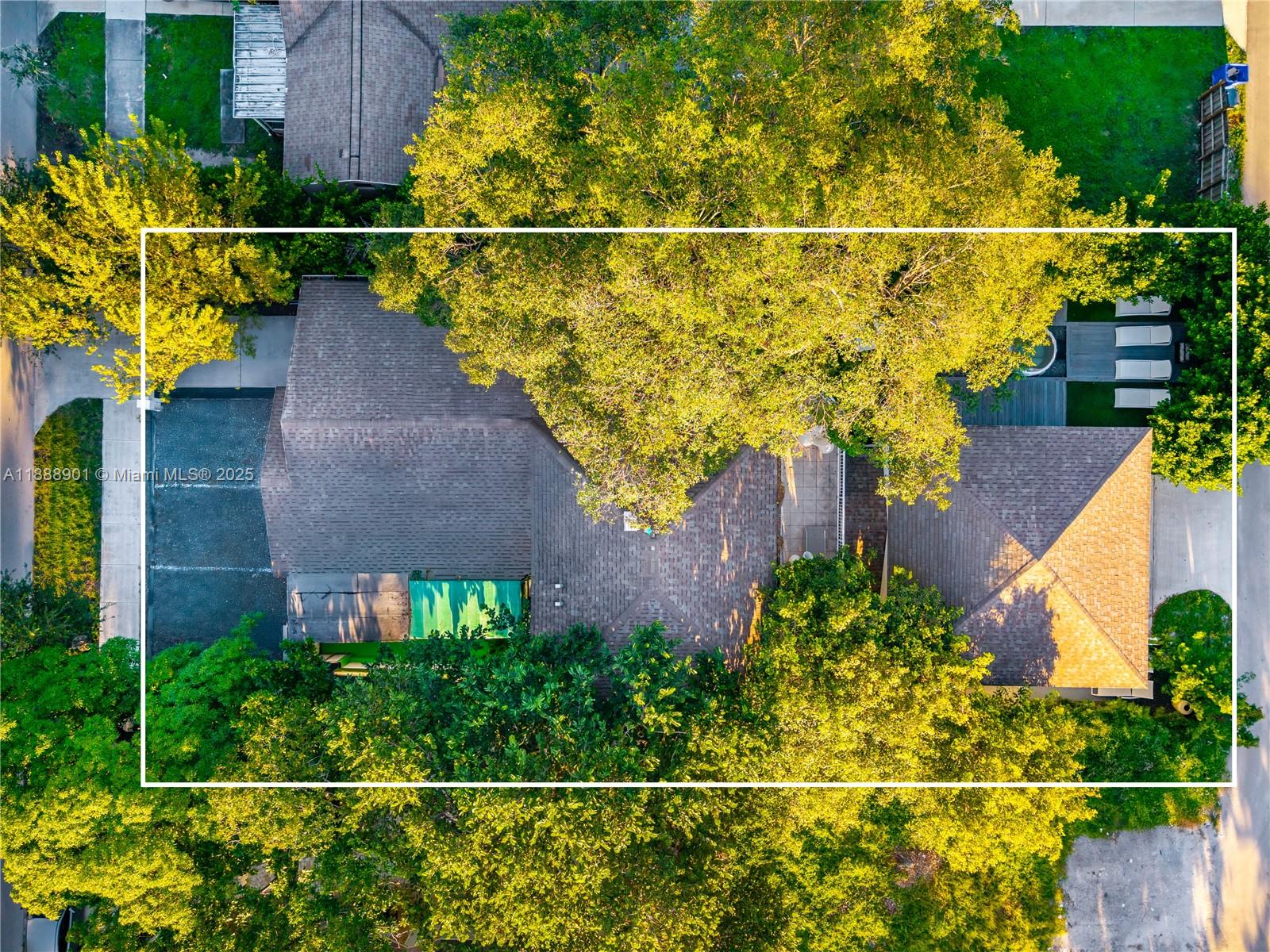 NORTH HOLLYWOOD - Residential