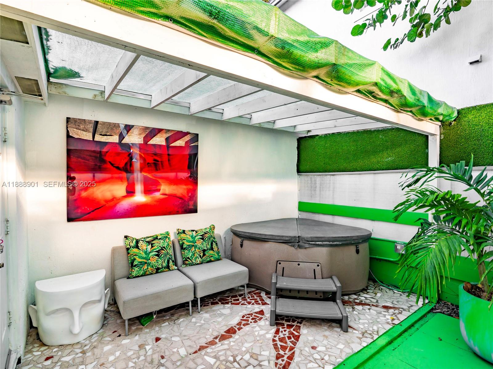 NORTH HOLLYWOOD - Residential