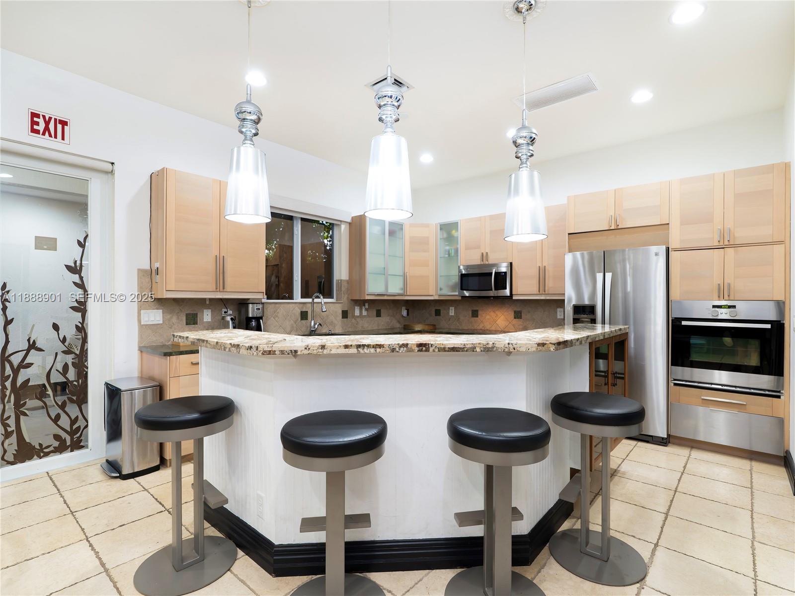 NORTH HOLLYWOOD - Residential