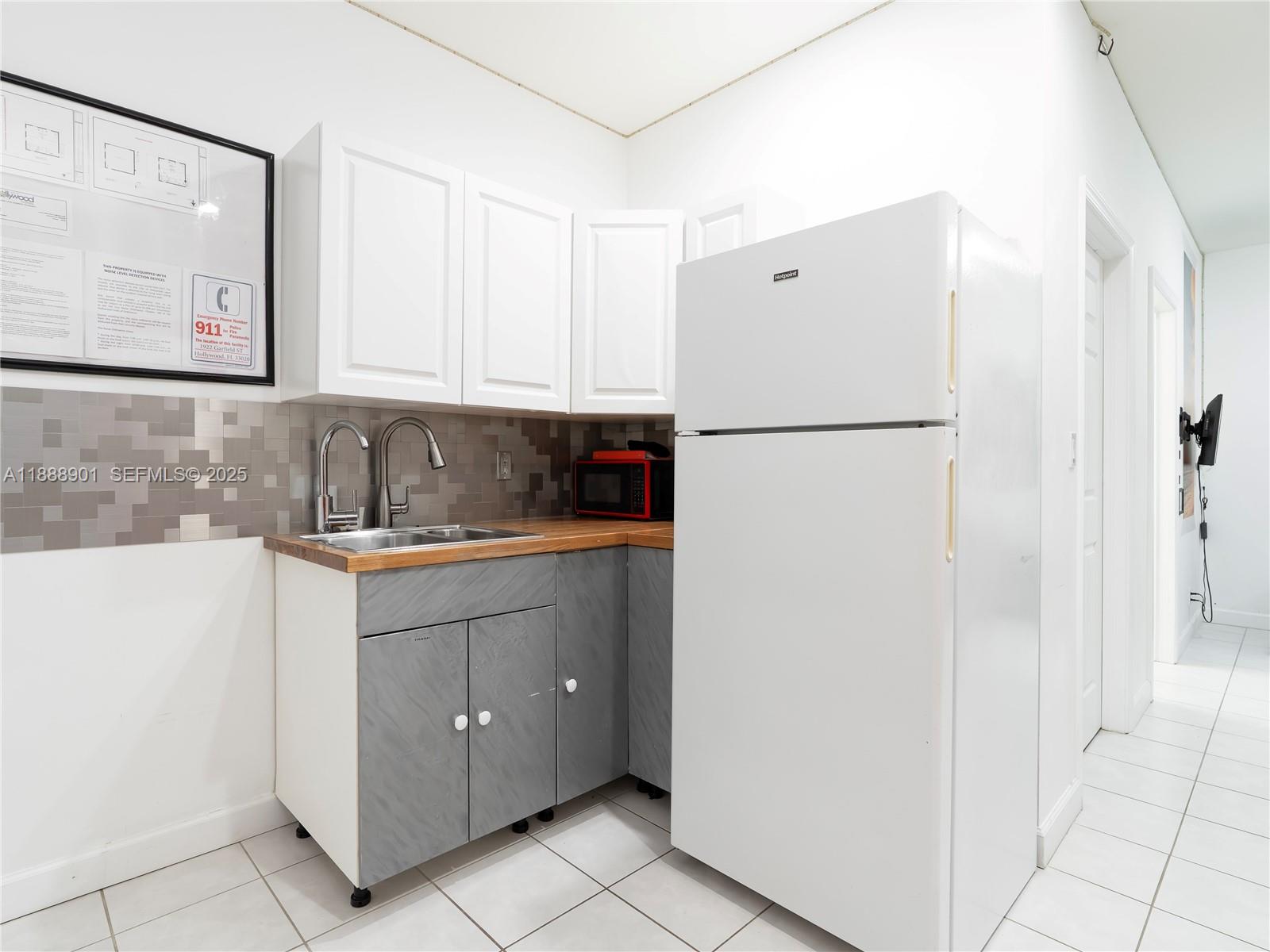 NORTH HOLLYWOOD - Residential