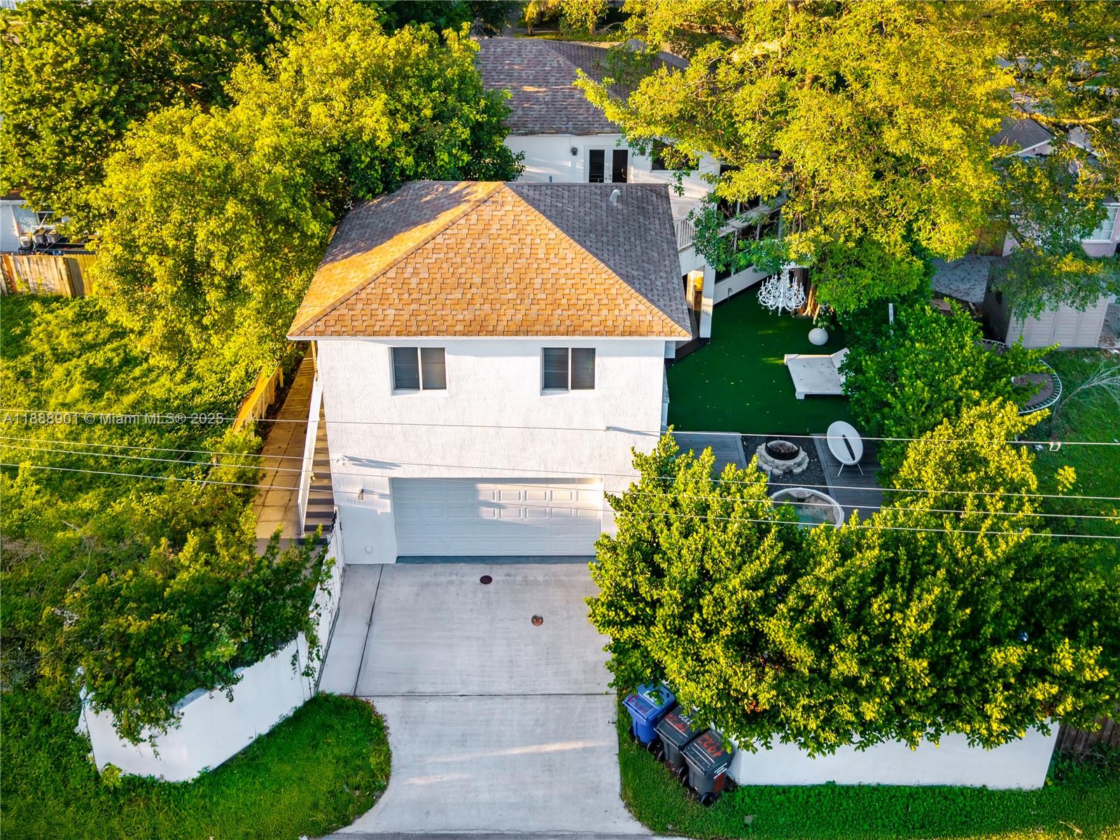NORTH HOLLYWOOD - Residential
