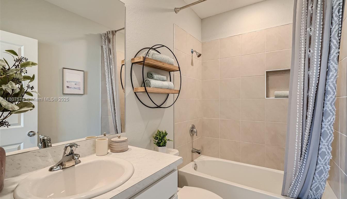 Palm Cay - Residential