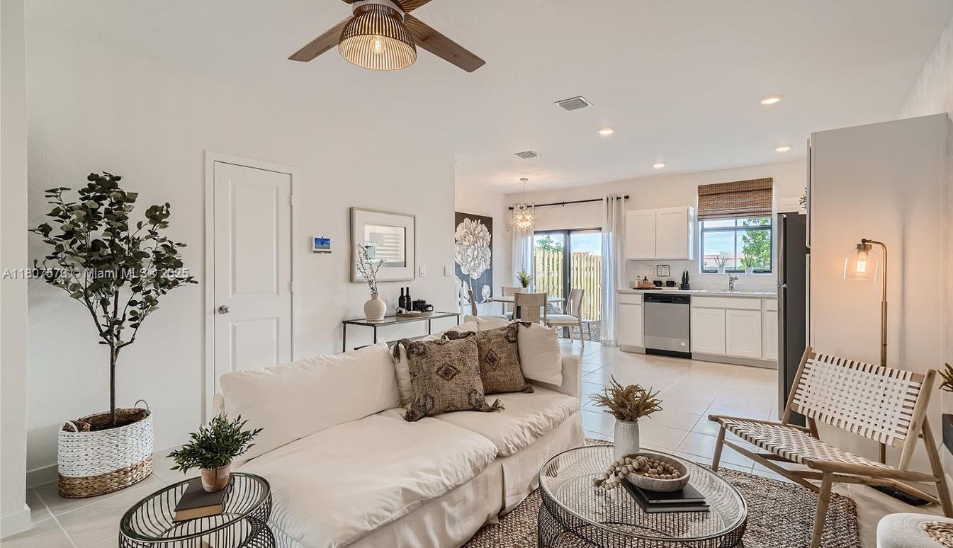 Palm Cay - Residential