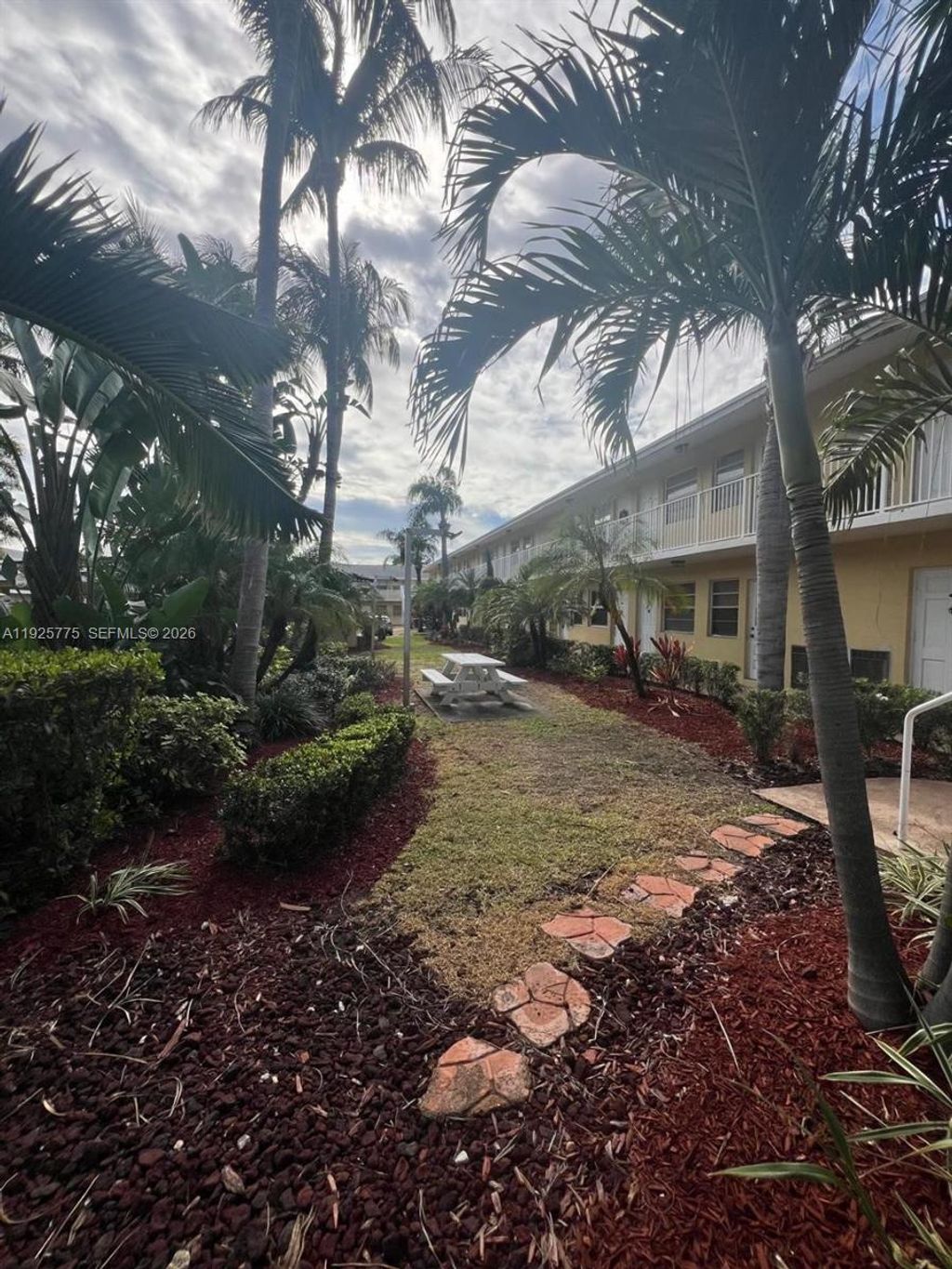 Photo of 4050 NE 12th Ter #13-1, Oakland Park, FL 33334 (MLS # A11925775)