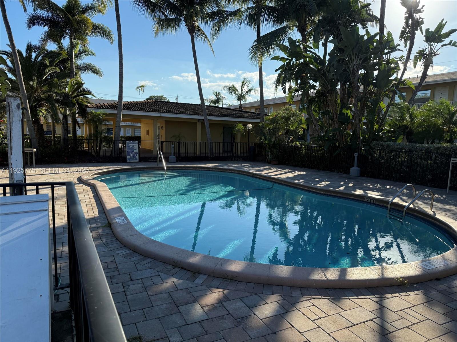 AZUL AT KIMBERLY LAKE CON - Residential Lease