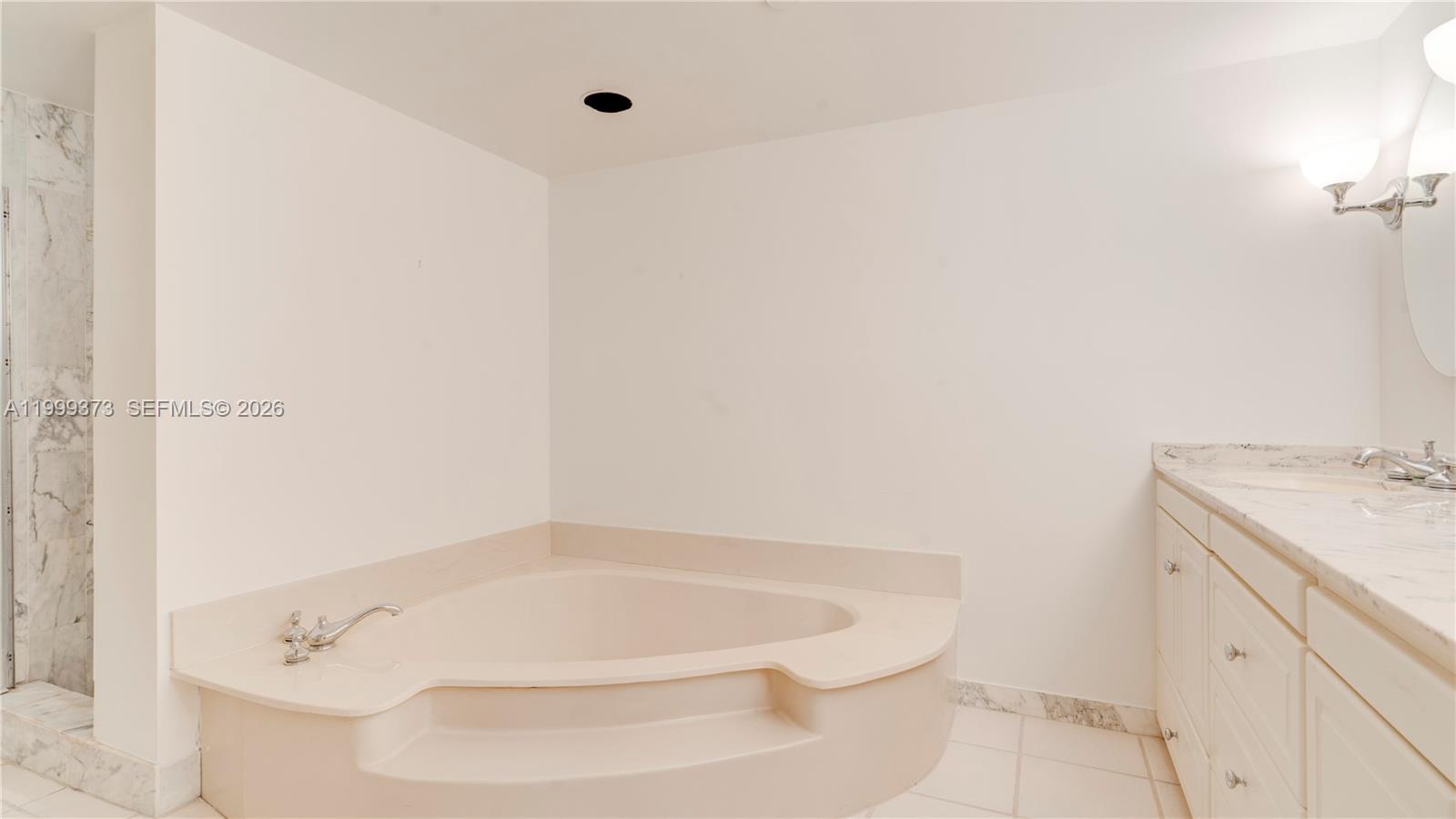 THE TOWERS OF QUAYSIDE CO - Residential