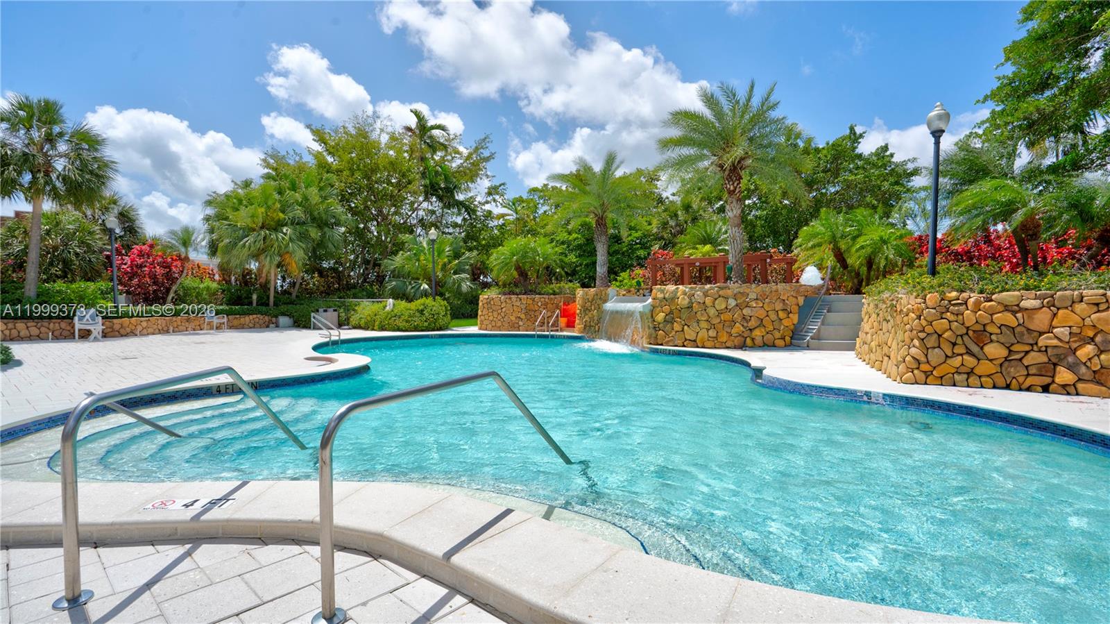 THE TOWERS OF QUAYSIDE CO - Residential