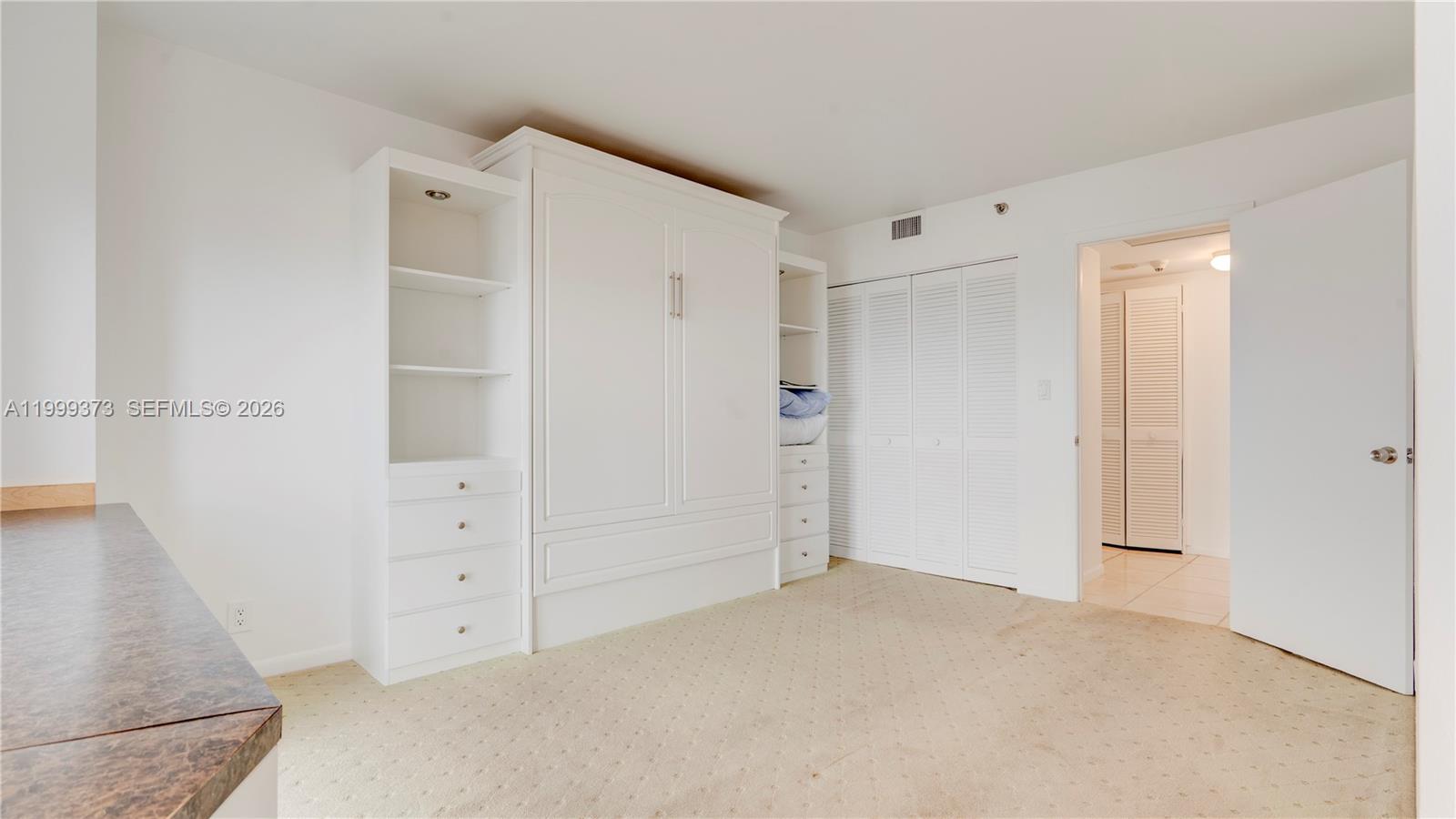 THE TOWERS OF QUAYSIDE CO - Residential