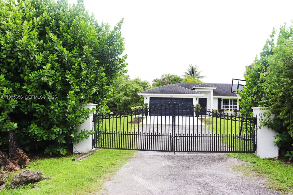 Photo of 16930 W Mead Hill Dr, Loxahatchee, FL 33470 (MLS # A11985656)