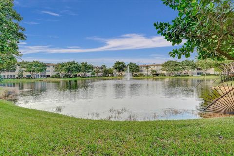 A home in Lauderdale Lakes