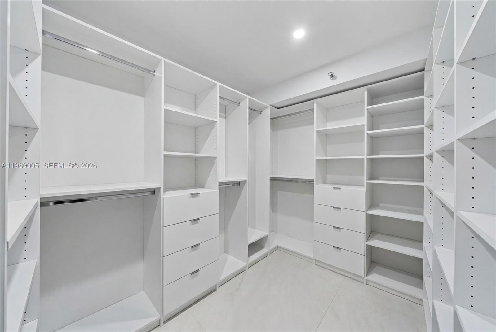 GROVE TOWERS CONDO - Residential