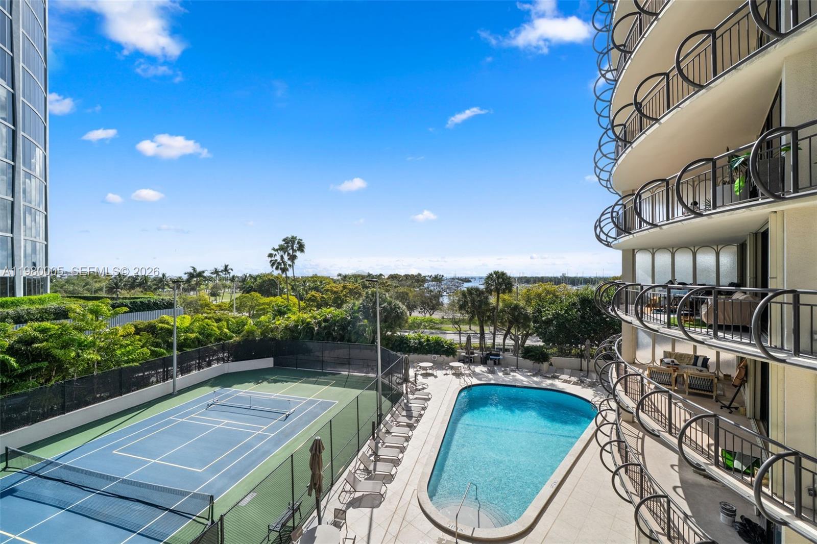 GROVE TOWERS CONDO - Residential