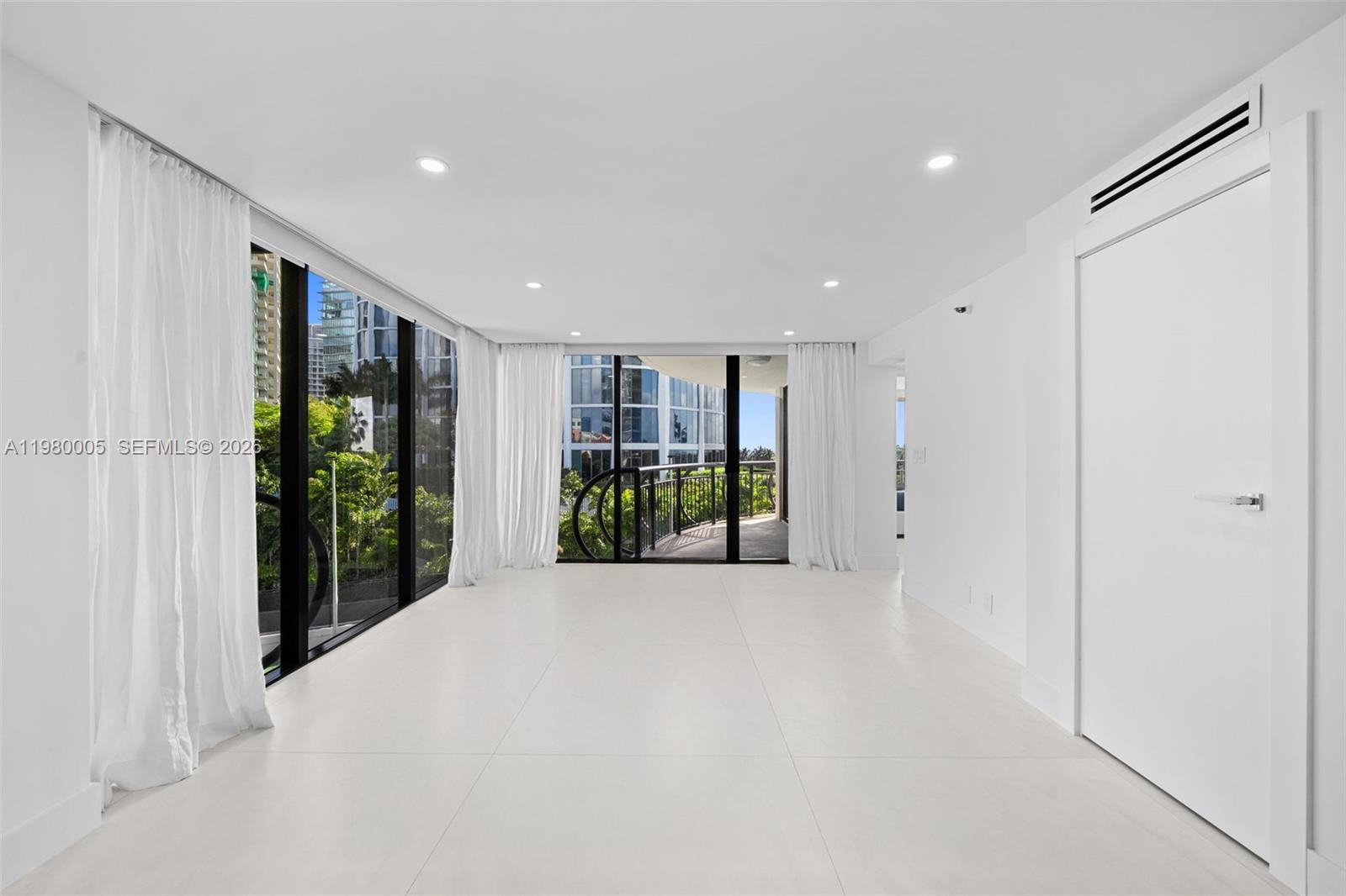 GROVE TOWERS CONDO - Residential