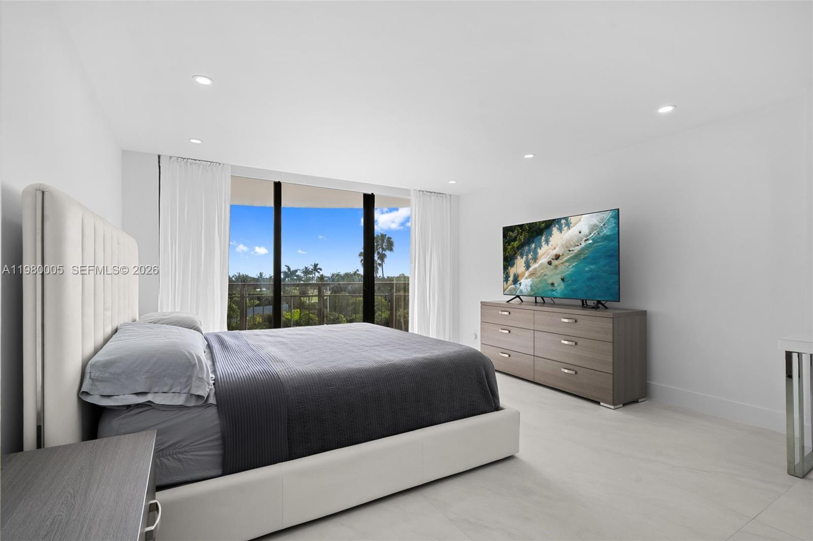 GROVE TOWERS CONDO - Residential