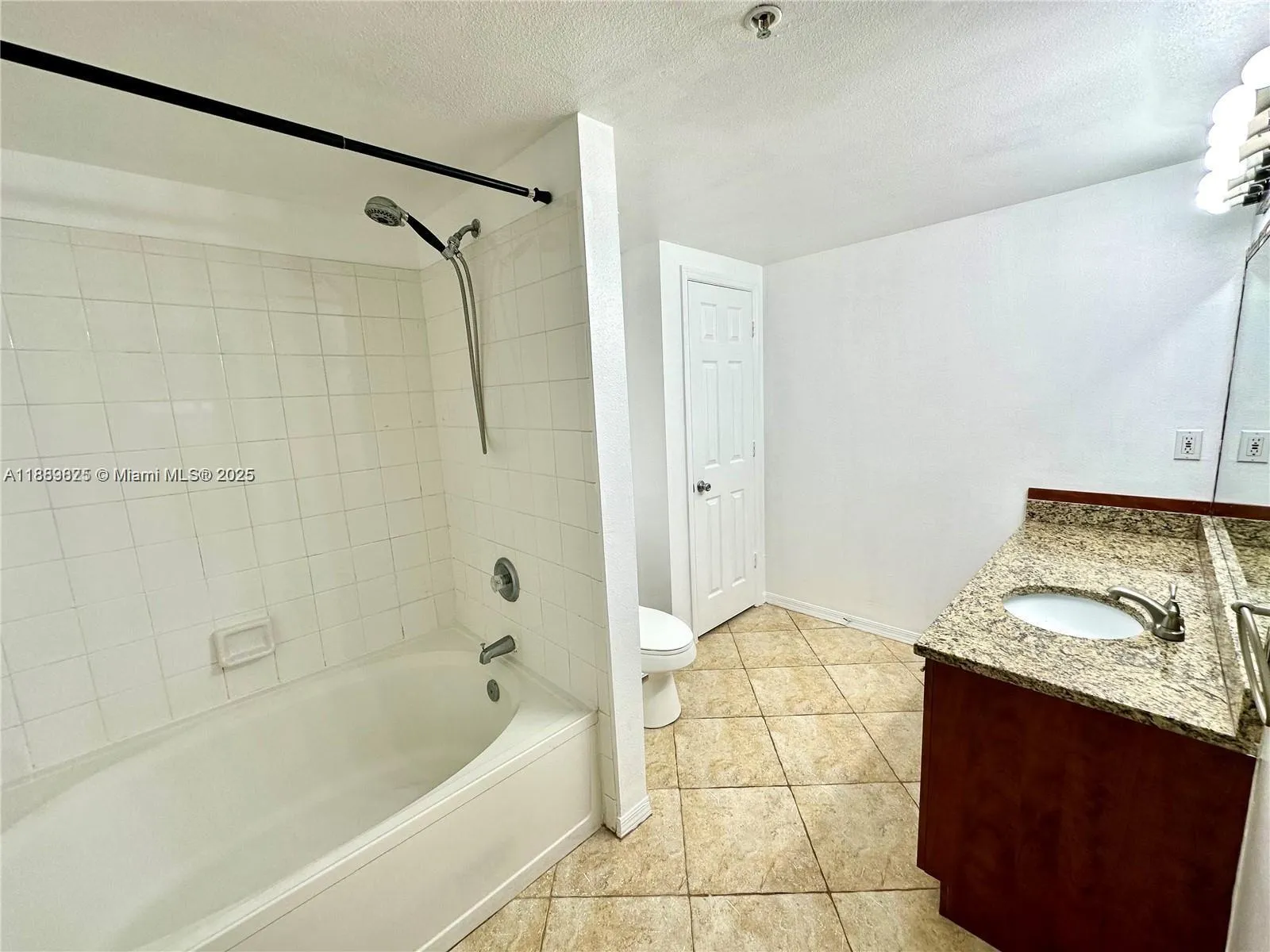 Pembroke Pines, Florida 33025, United States, 3 Bedrooms Bedrooms, ,2 BathroomsBathrooms,Residential,Active,222634