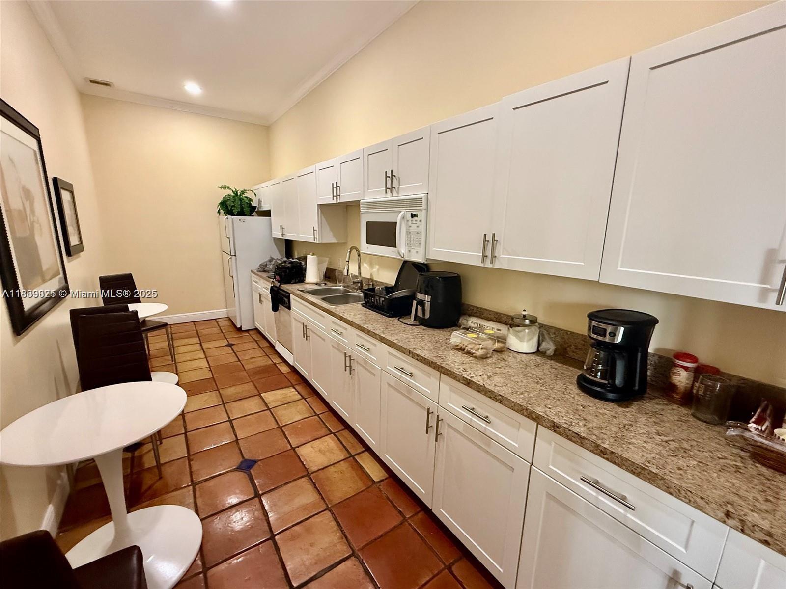 MARQUESA CONDO - Residential Lease