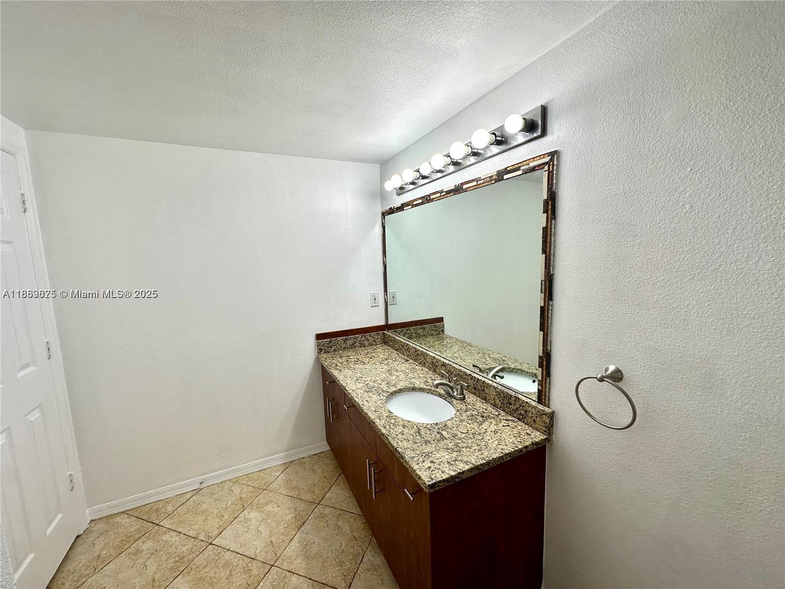 MARQUESA CONDO - Residential Lease