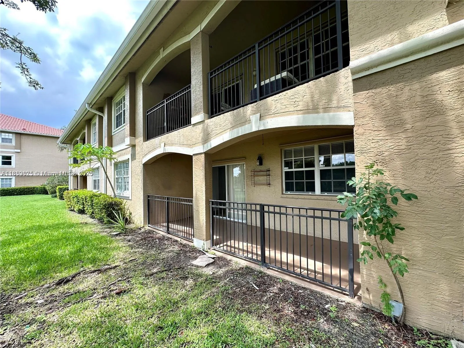 Pembroke Pines, Florida 33025, United States, 3 Bedrooms Bedrooms, ,2 BathroomsBathrooms,Residential,Active,222634