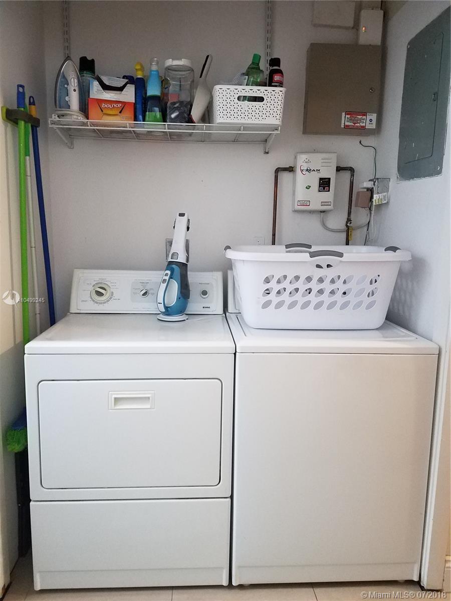 THE TWINS - Residential