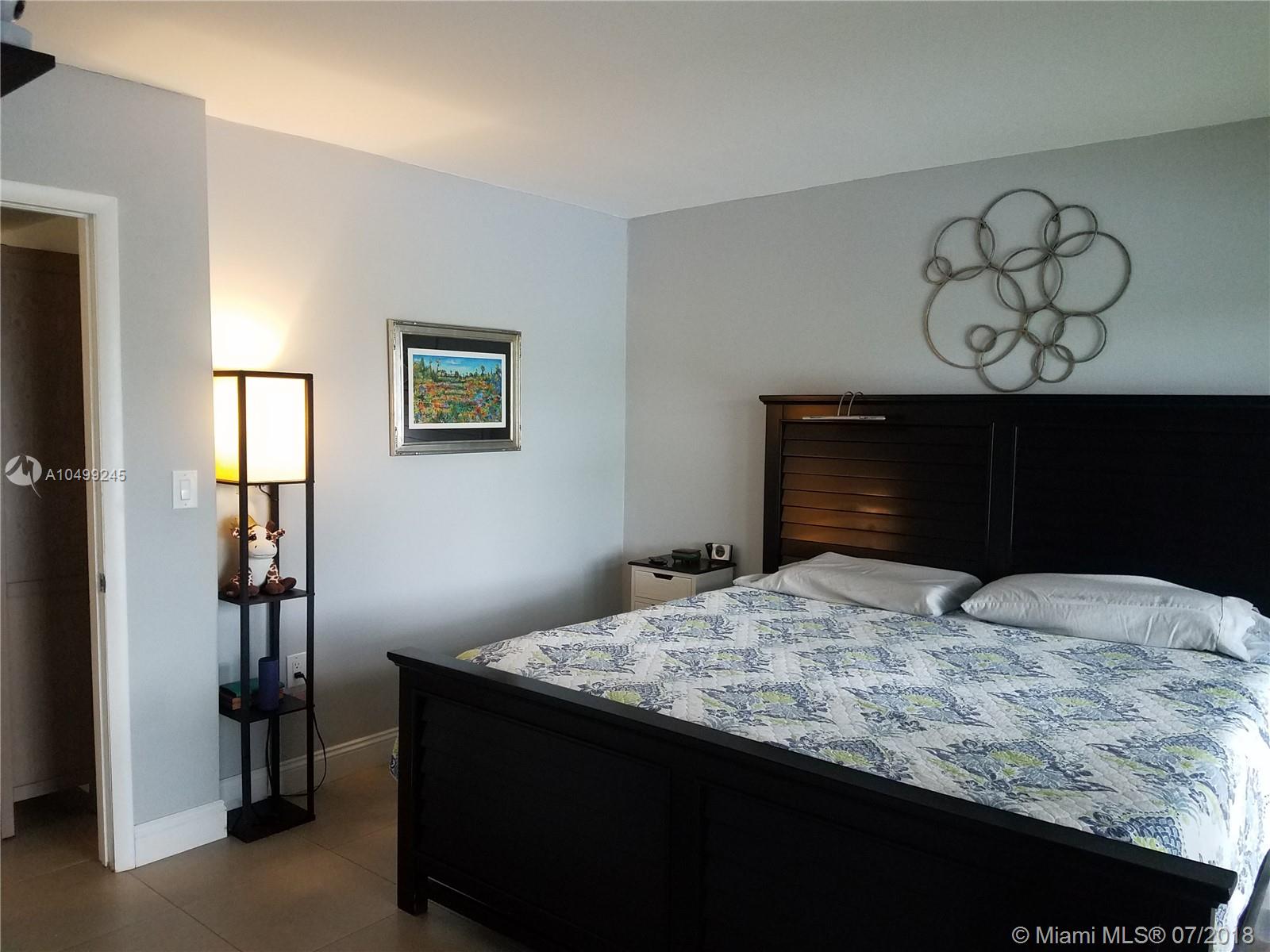 THE TWINS - Residential