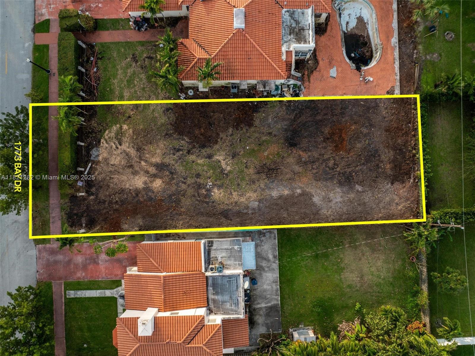 ISLE OF NORMANDY MIAMI VI - Land