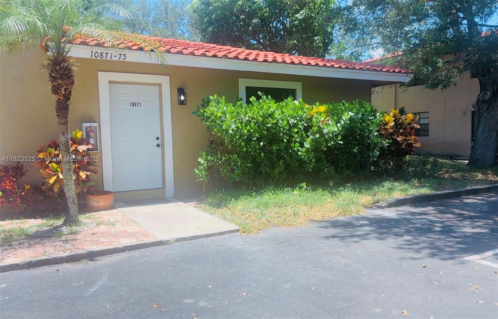 Rental Property at 10871 Nw 45th St  , Coral Springs, Broward County, Florida - Bedrooms: 3 
Bathrooms: 2  - $2,600 MO.