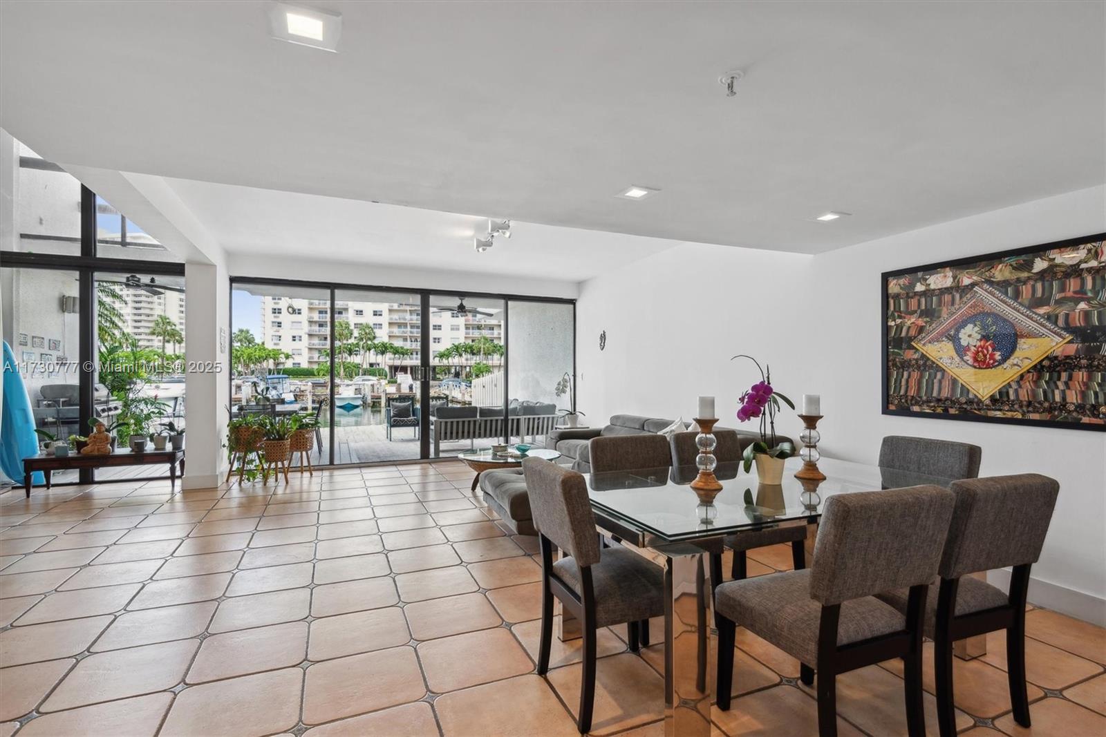 410 Poinciana Dr 1715