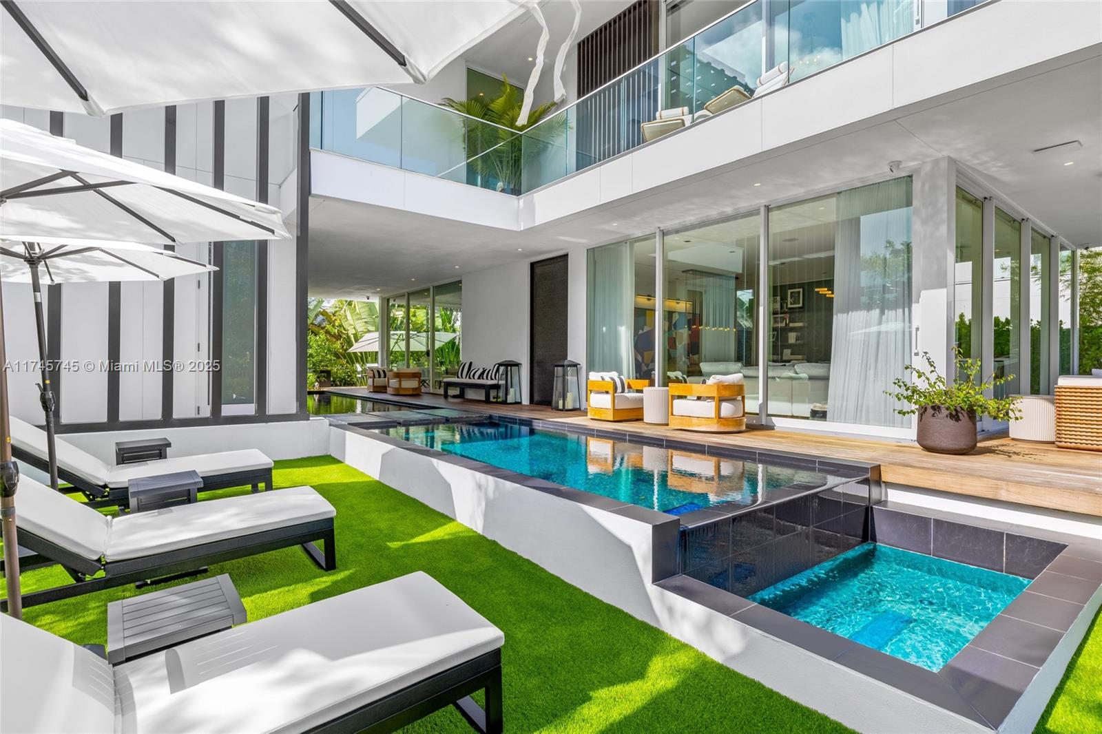 The Ritz Carlton Miami Bea - Residential