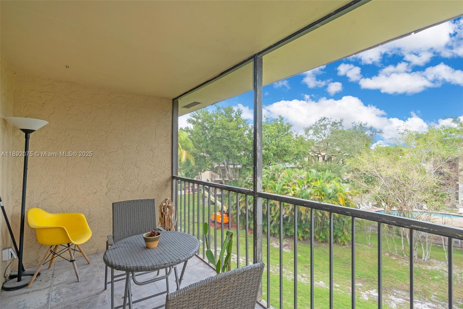 INVERRARY COUNTRY CLUB - Residential Lease