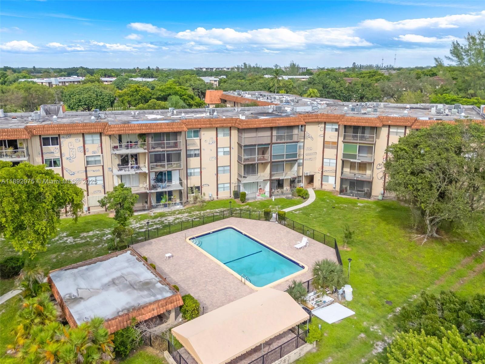 INVERRARY COUNTRY CLUB - Residential Lease