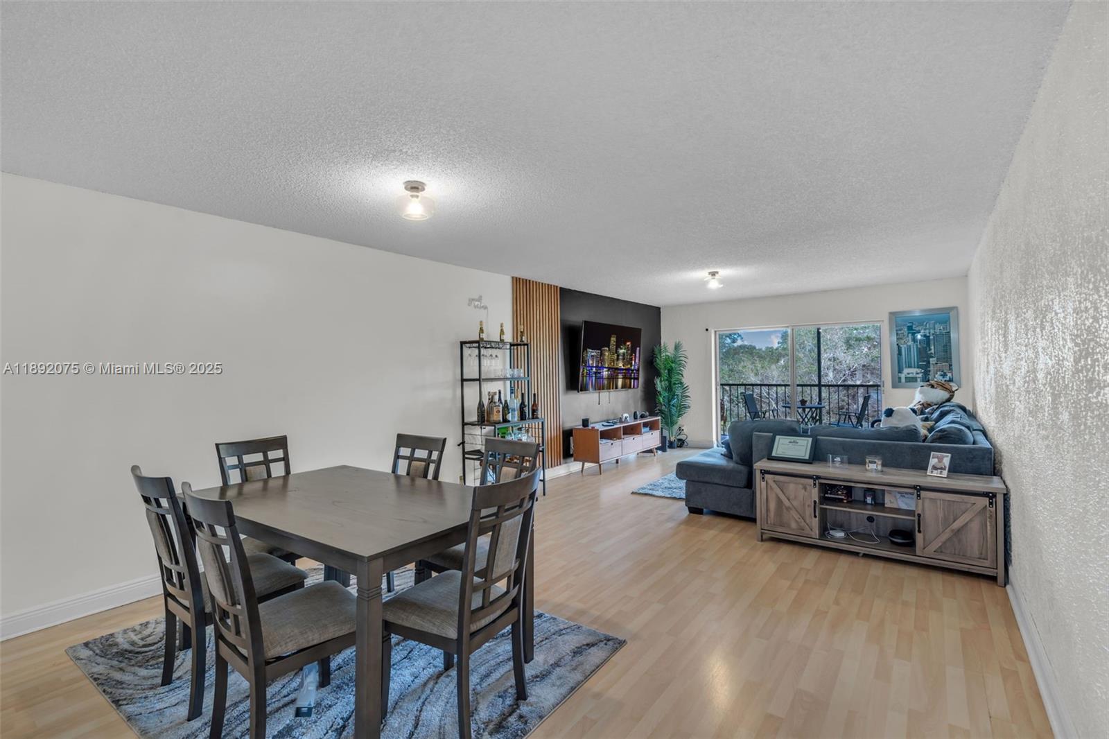 INVERRARY COUNTRY CLUB - Residential Lease