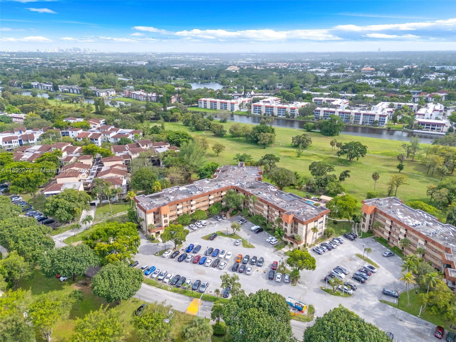 INVERRARY COUNTRY CLUB - Residential Lease