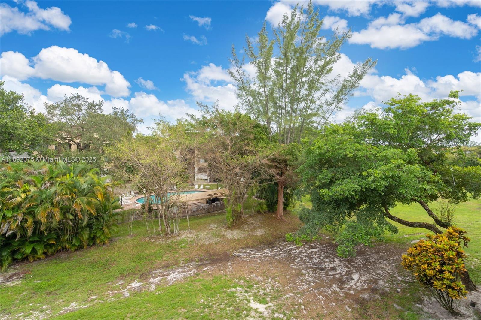 INVERRARY COUNTRY CLUB - Residential Lease