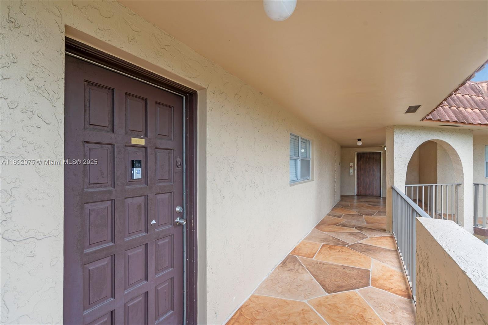 INVERRARY COUNTRY CLUB - Residential Lease