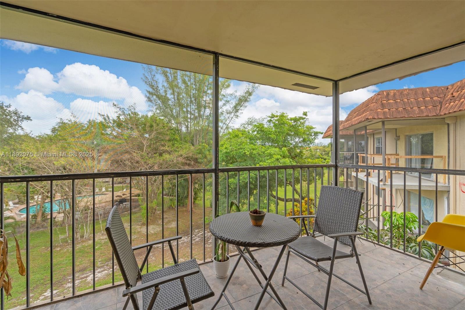 INVERRARY COUNTRY CLUB - Residential Lease