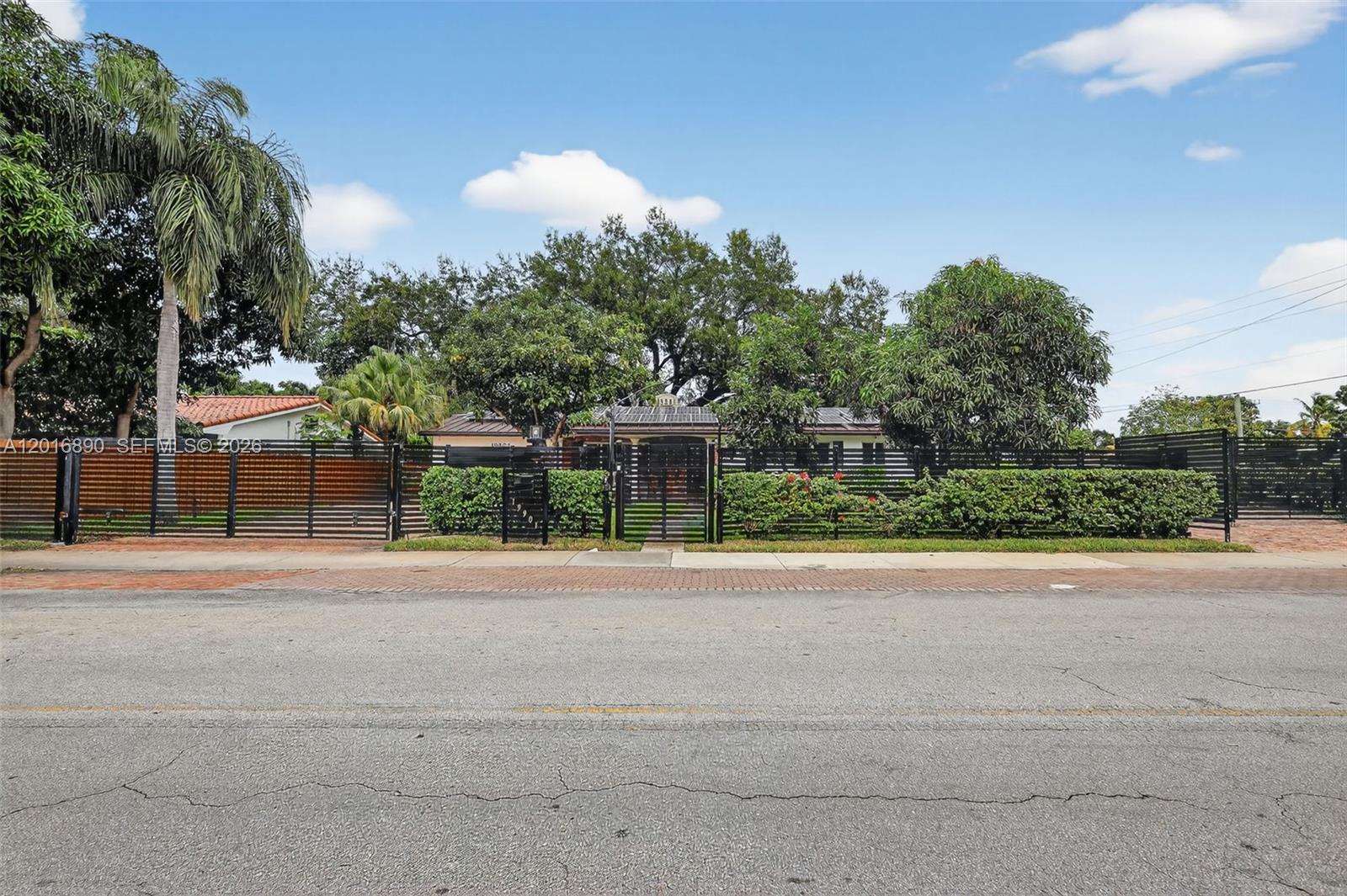 HIGHLAND OAKS - Residential