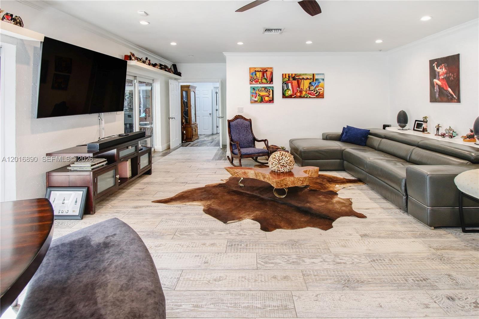 HIGHLAND OAKS - Residential