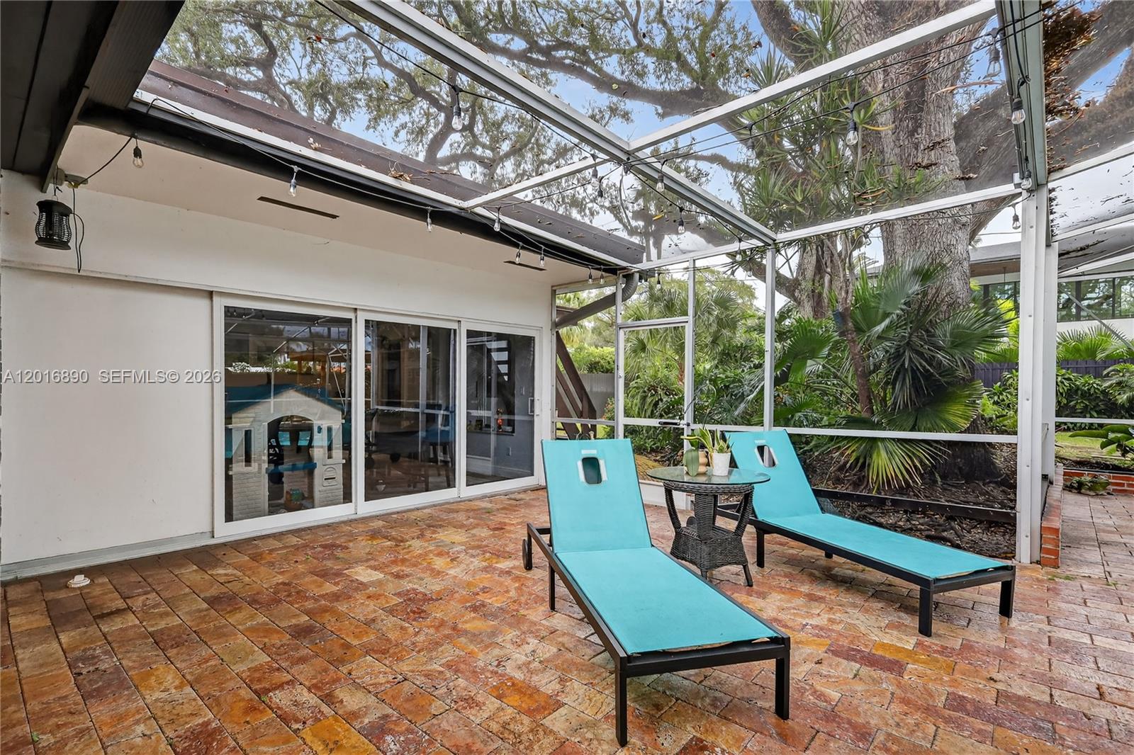 HIGHLAND OAKS - Residential