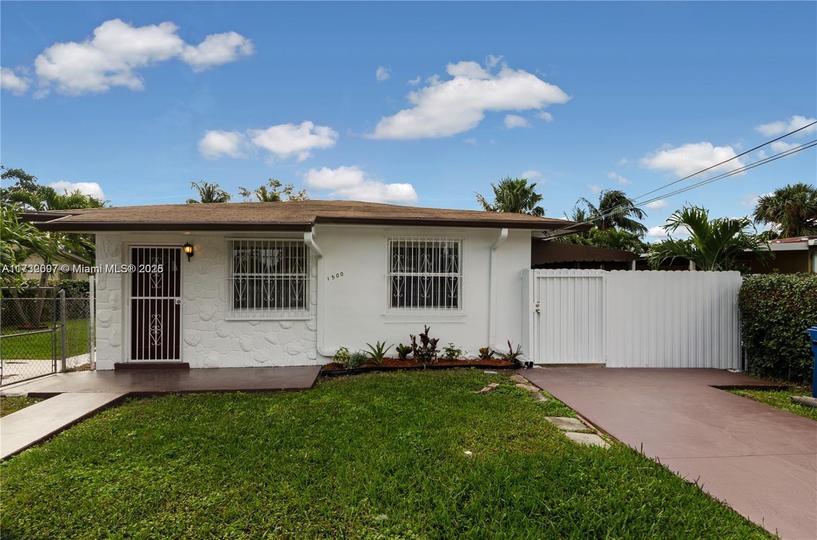 1500 Ne 147th St 2, Miami, Broward County, Florida - 2 Bedrooms  
1 Bathrooms - 