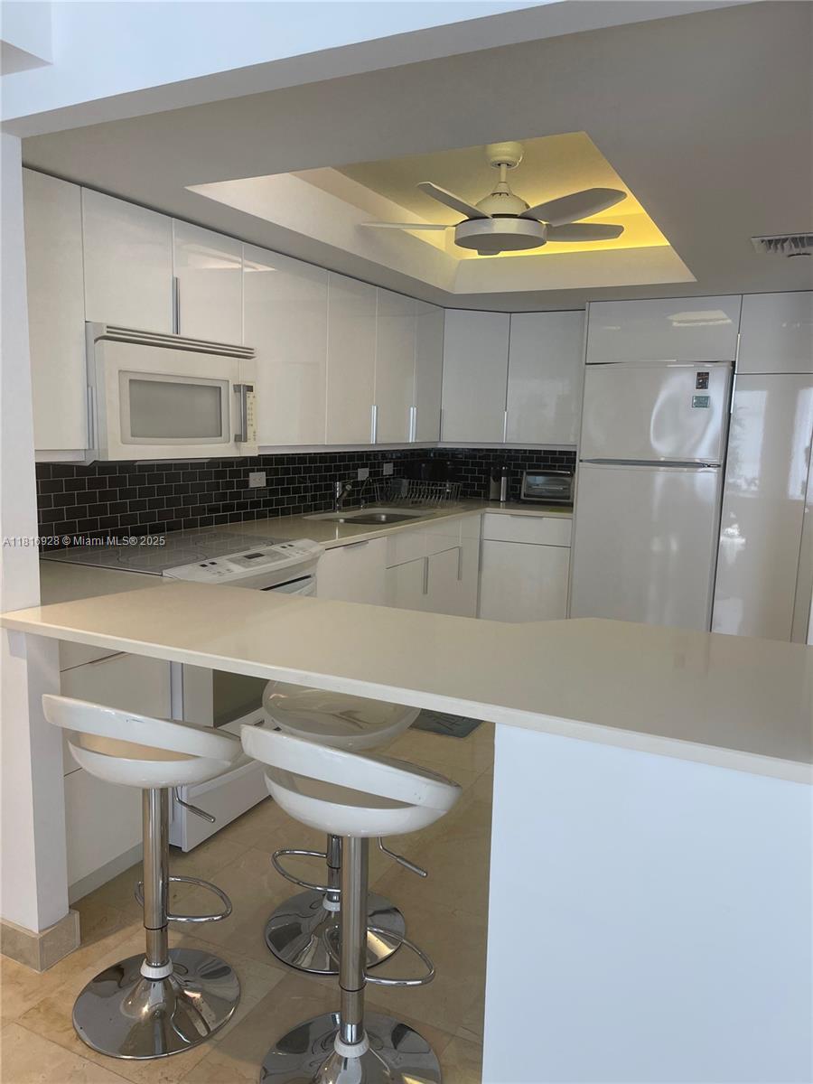 WATERVIEW CONDO - Residential Lease