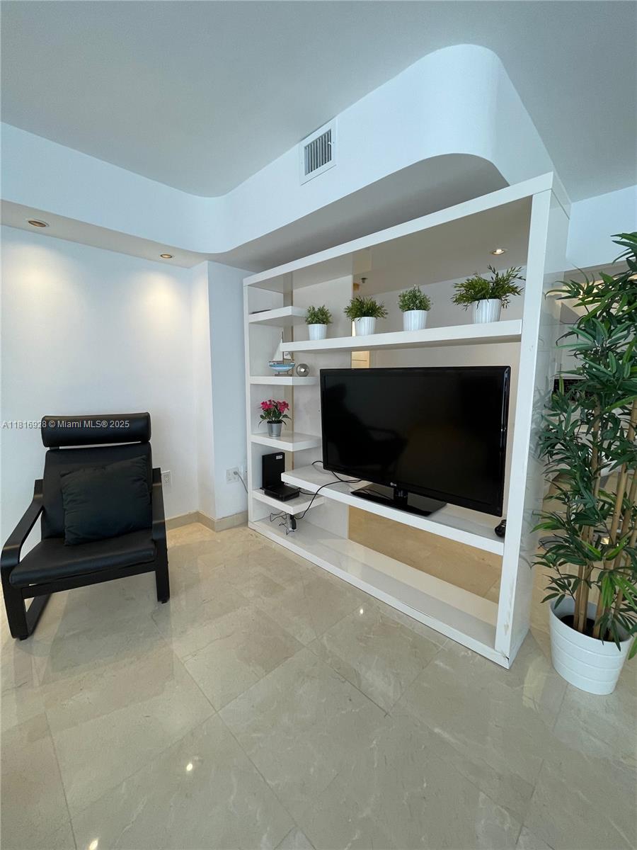 WATERVIEW CONDO - Residential Lease