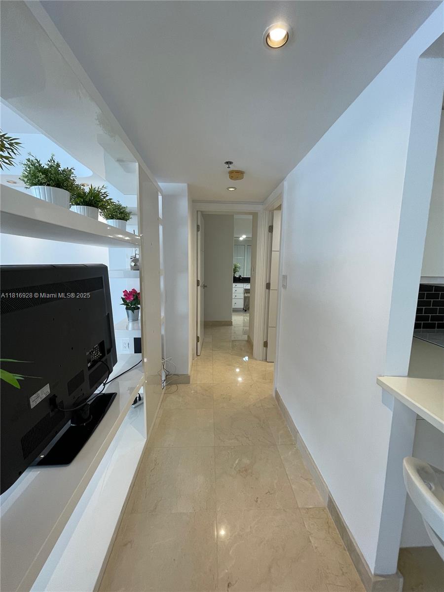 WATERVIEW CONDO - Residential Lease