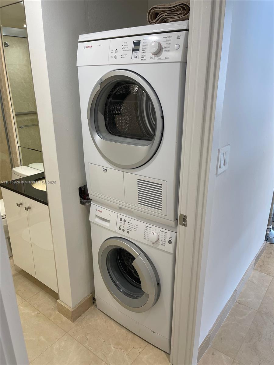 WATERVIEW CONDO - Residential Lease