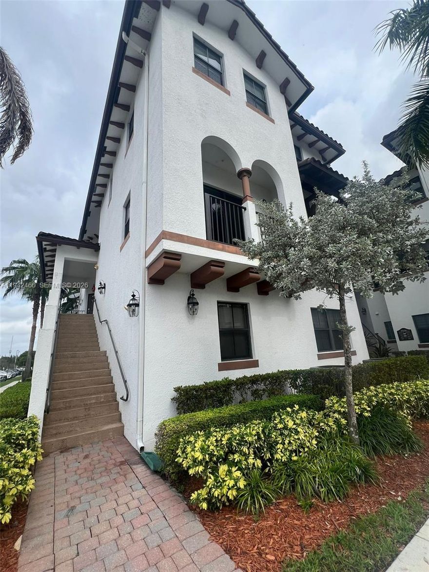 Beautifully updated 3-bedroom, 2.5-bathroom apartment located in one of Doral’s most desirable communities. This fully remodeled corner unit features contemporary finishes, spacious bedrooms, and an impeccable interior. The property sits in a prime location within Adagio at Central Park, known for its exceptional amenities, access to a prestigious country club, and one of the best clubhouses in Doral.