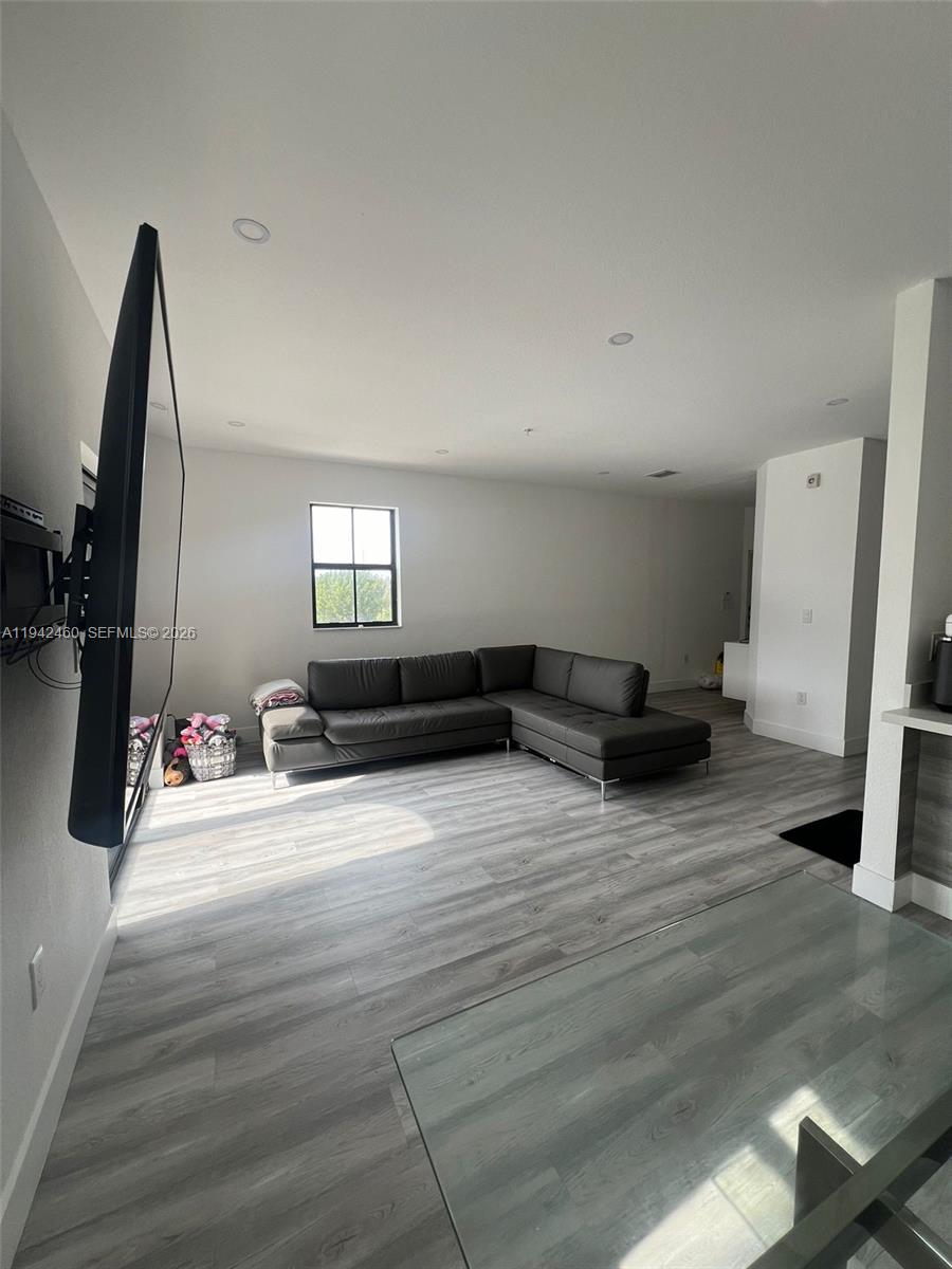 GRAND BAY ROADS - Residential